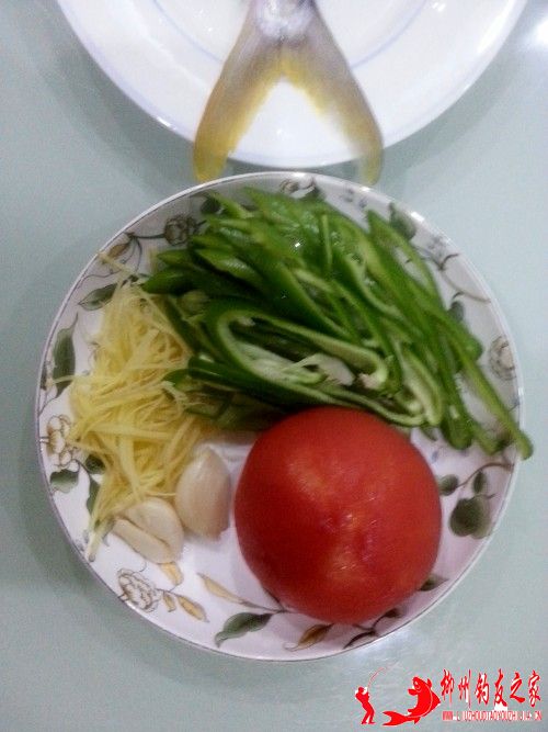 番茄青椒姜丝蒜米-1